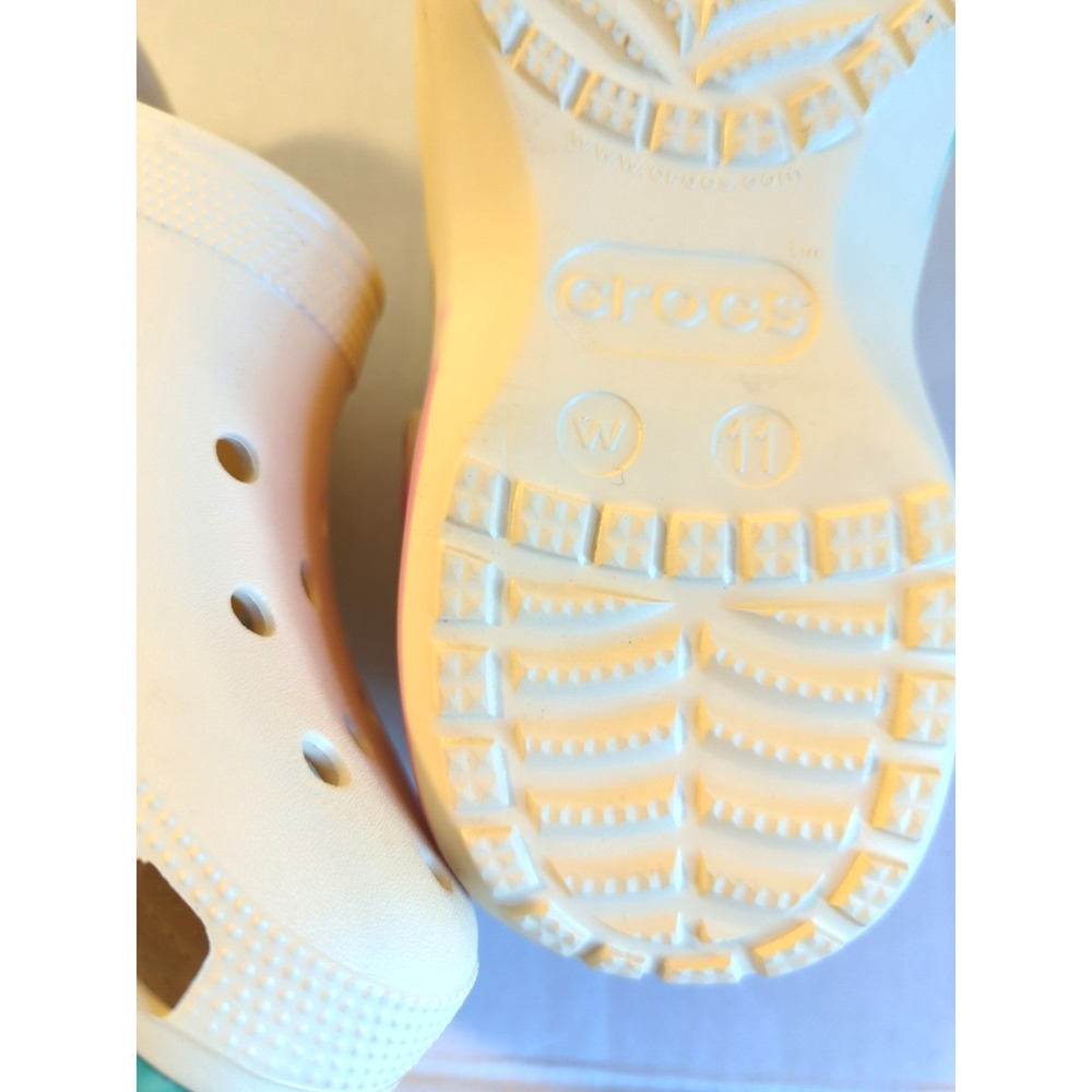 CROCS Classic Platform Clog - Picture 7 of 8
